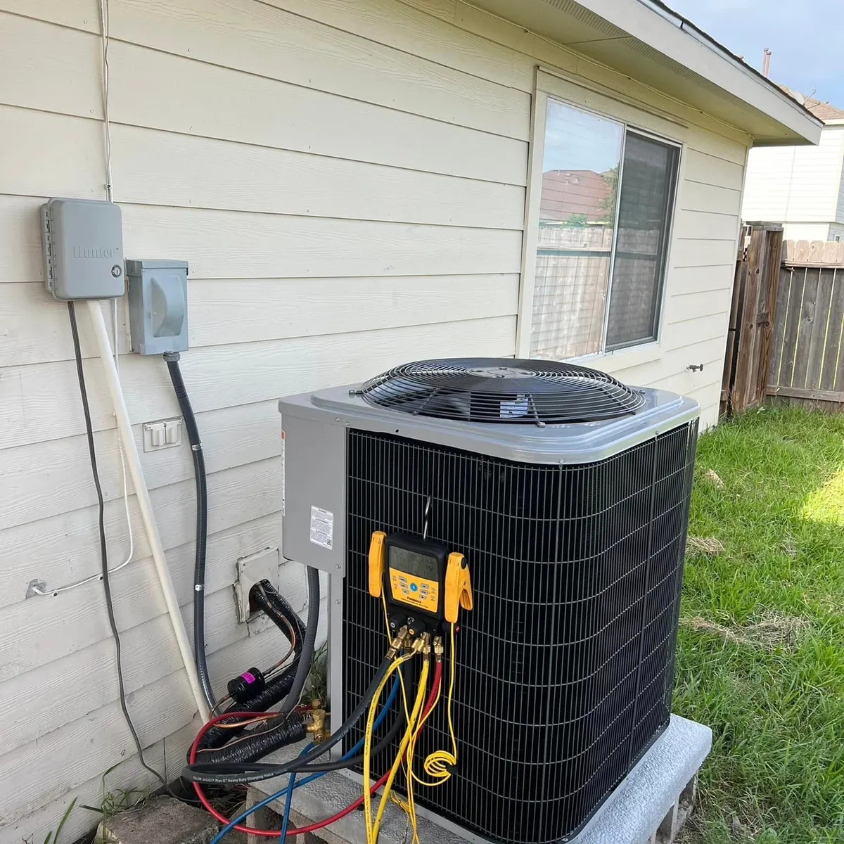 Residential air conditioner charge check